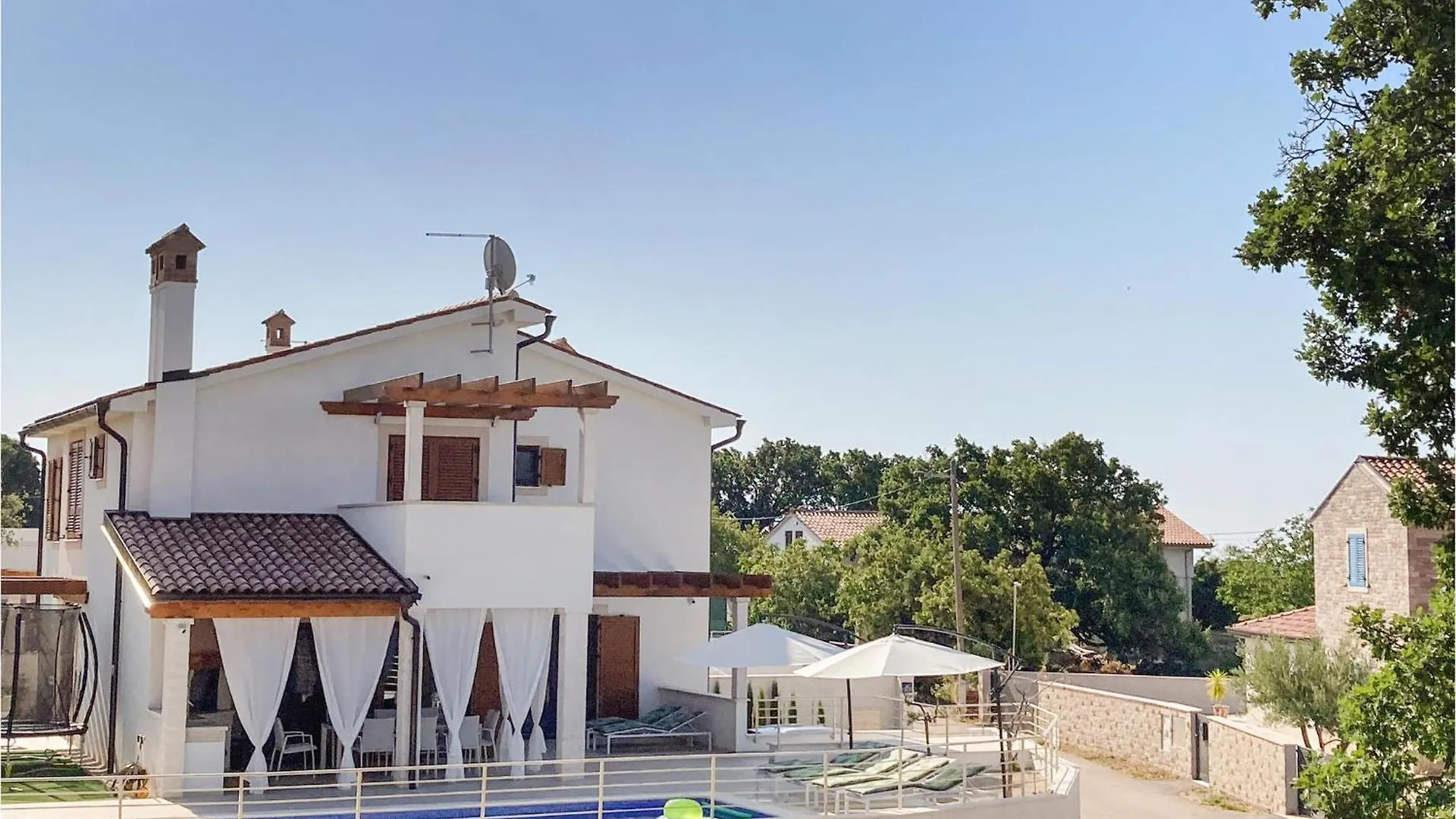 Lovely Home In Kavran With Outdoor Swimming Pool