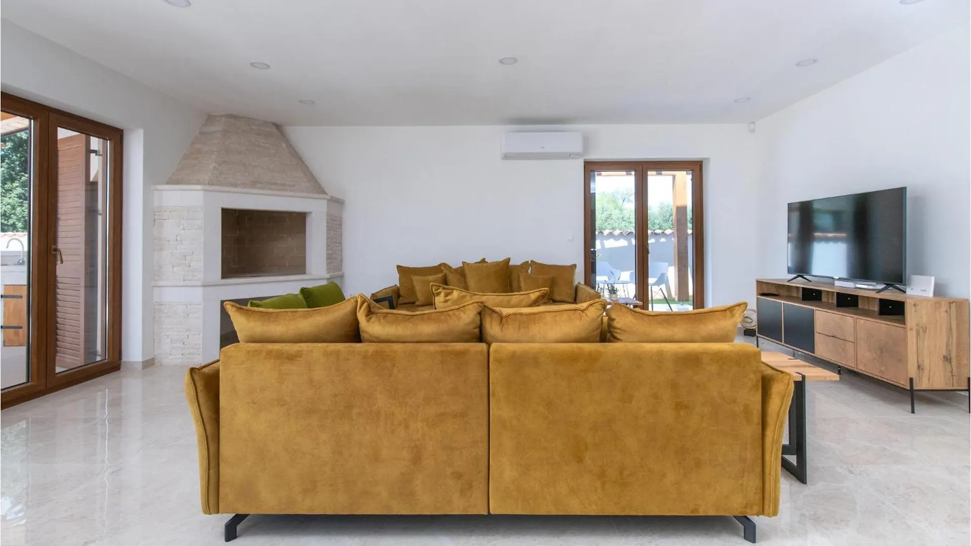 Lovely Home In Kavran With Outdoor Swimming Pool Holiday home