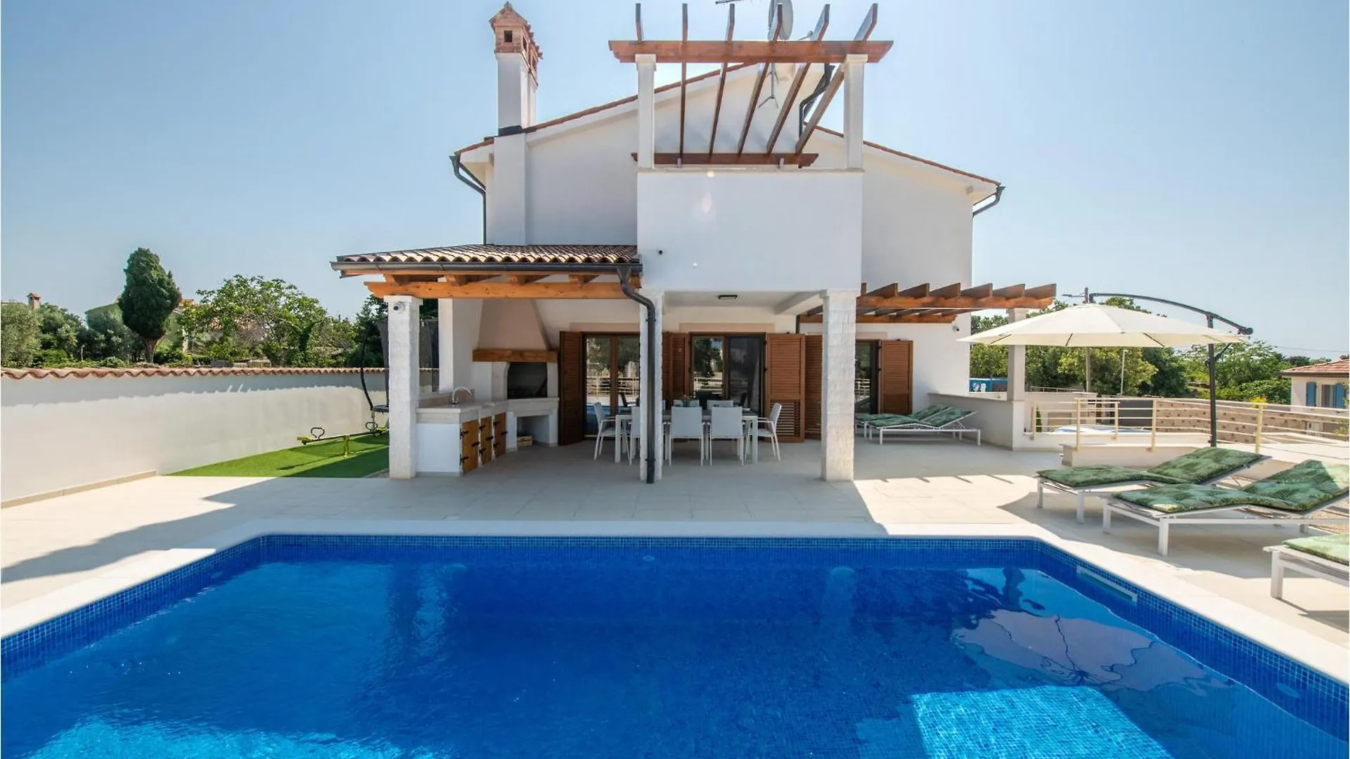 Lovely Home In Kavran With Outdoor Swimming Pool