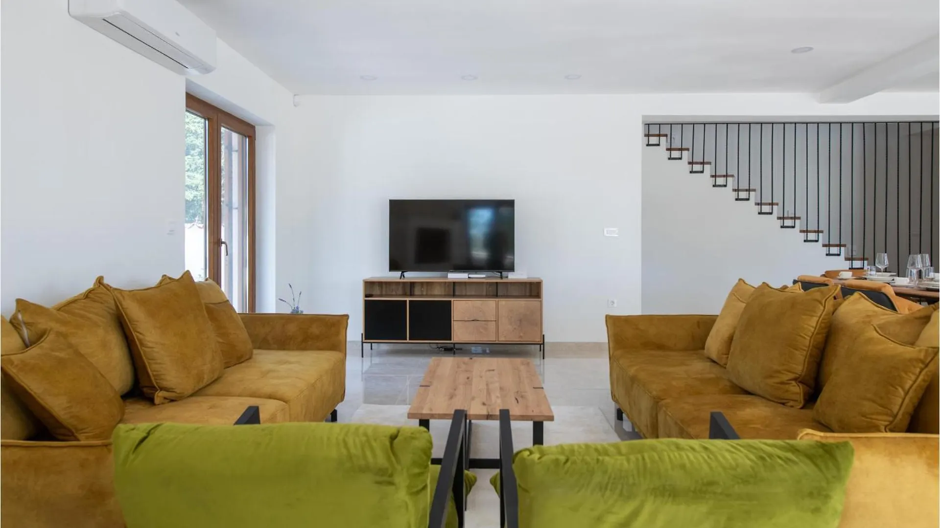 Lovely Home In Kavran With Outdoor Swimming Pool
