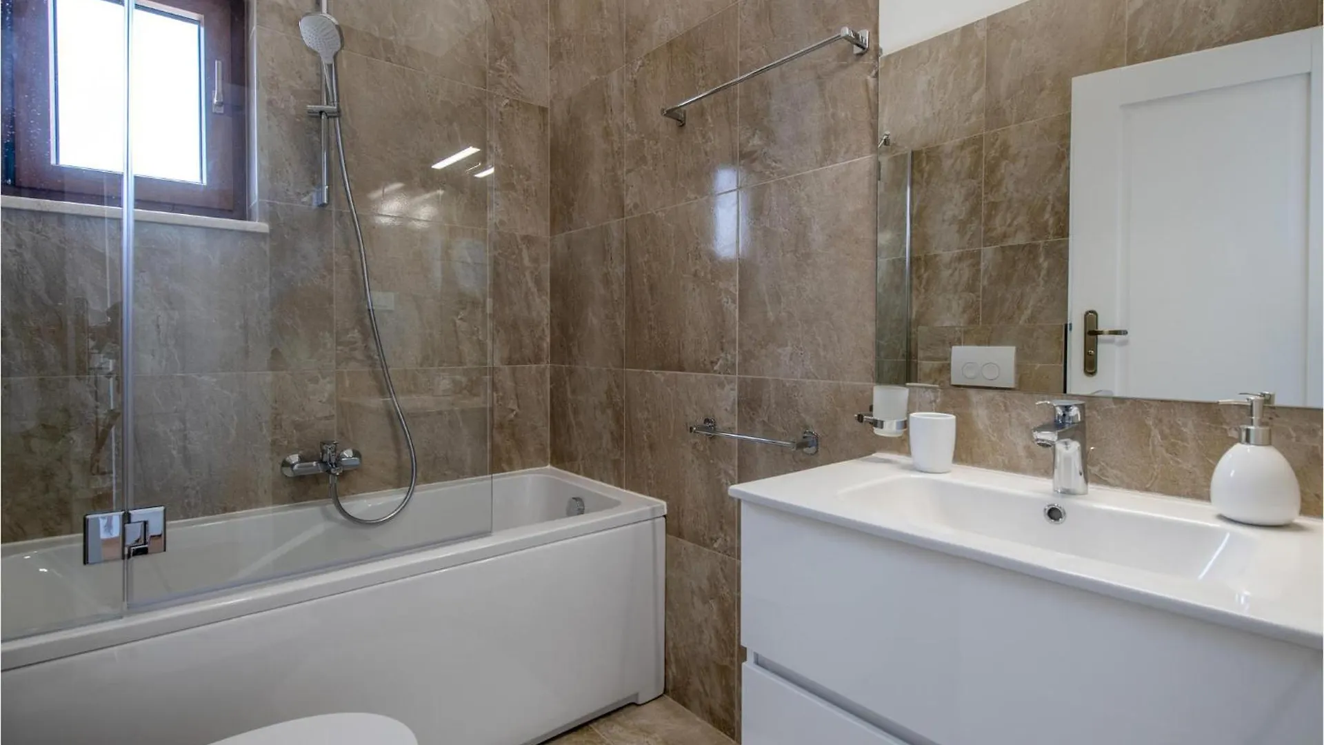 Holiday home Lovely Home In Kavran With Outdoor Swimming Pool